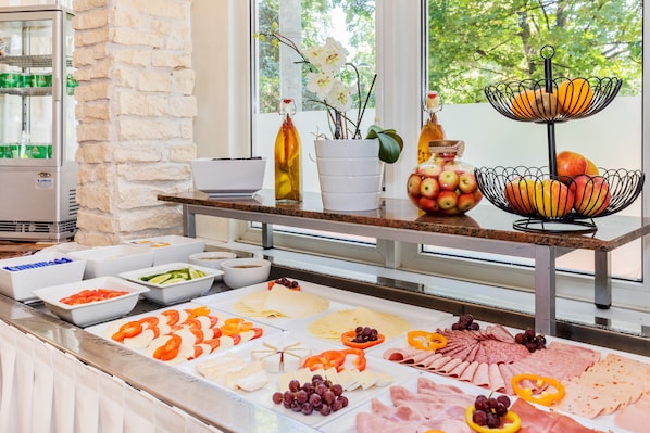 Breakfast buffet - Parkhotel Frankfurt Airport (Hattersheim)