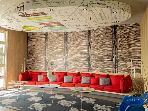 ibis Macae