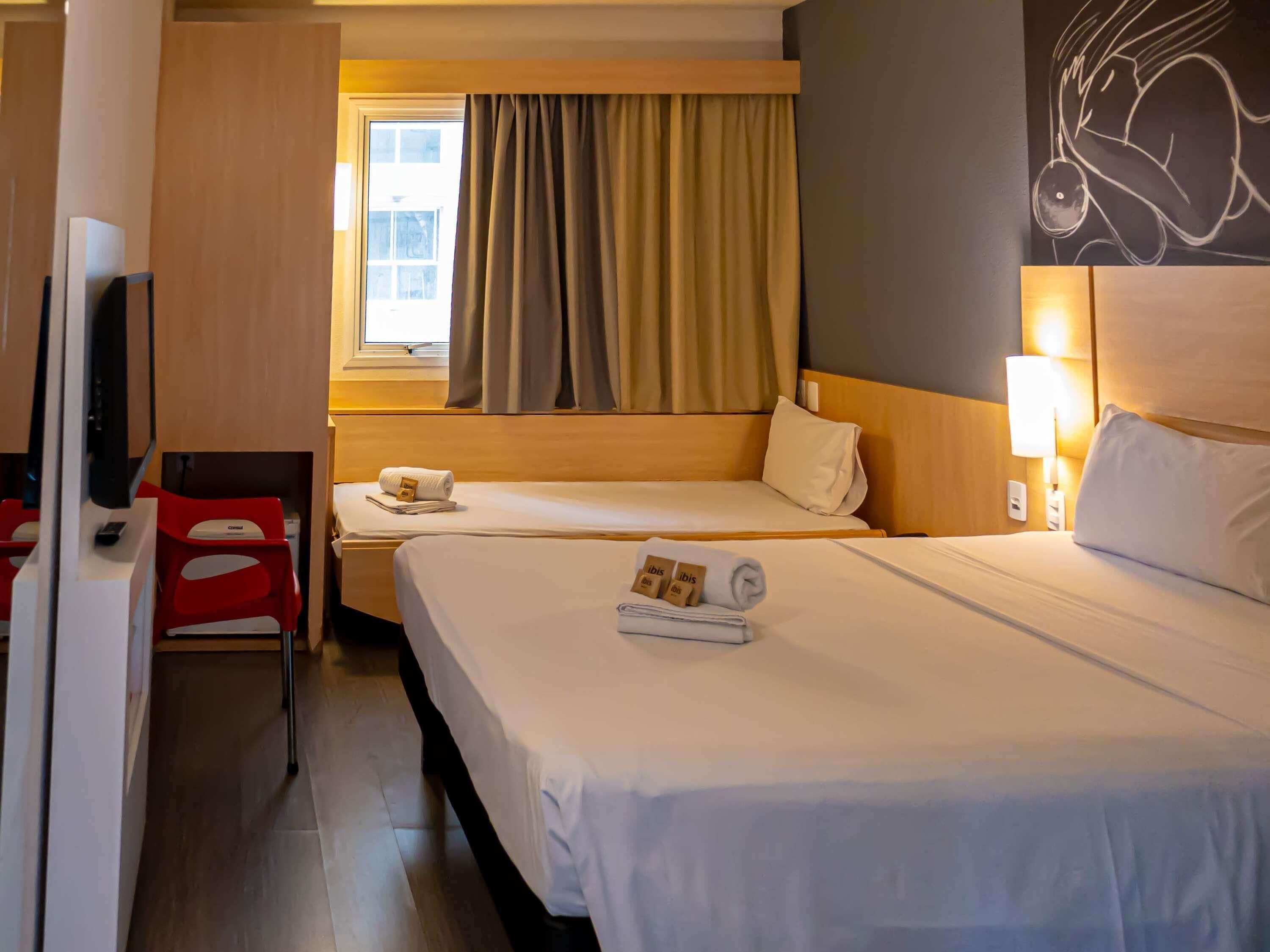 Standard Twin Room, 1 Double Bed | Minibar, desk, free cribs/infant beds, free WiFi