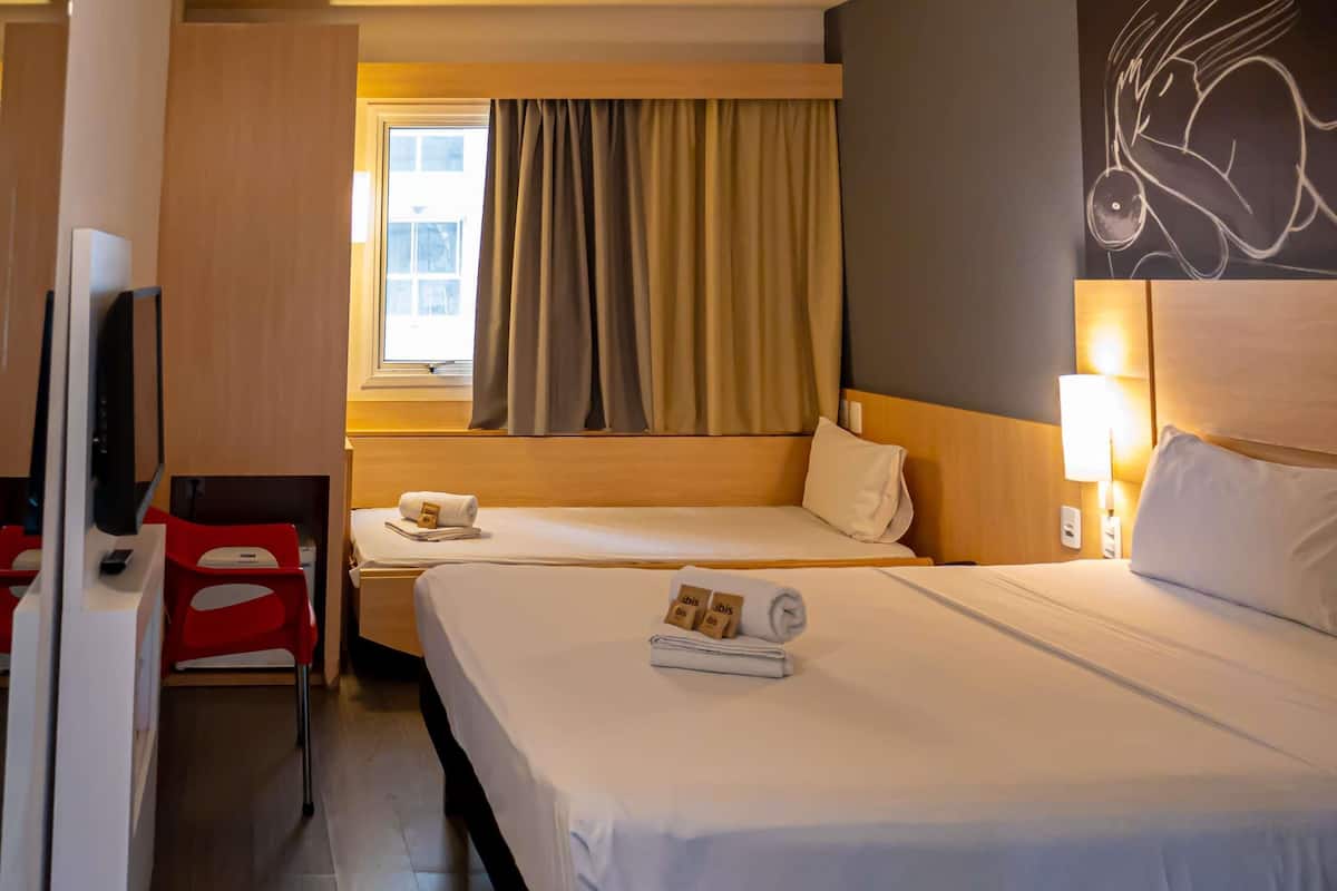 Standard Twin Room, 1 Double Bed | Minibar, desk, free cribs/infant beds, free WiFi