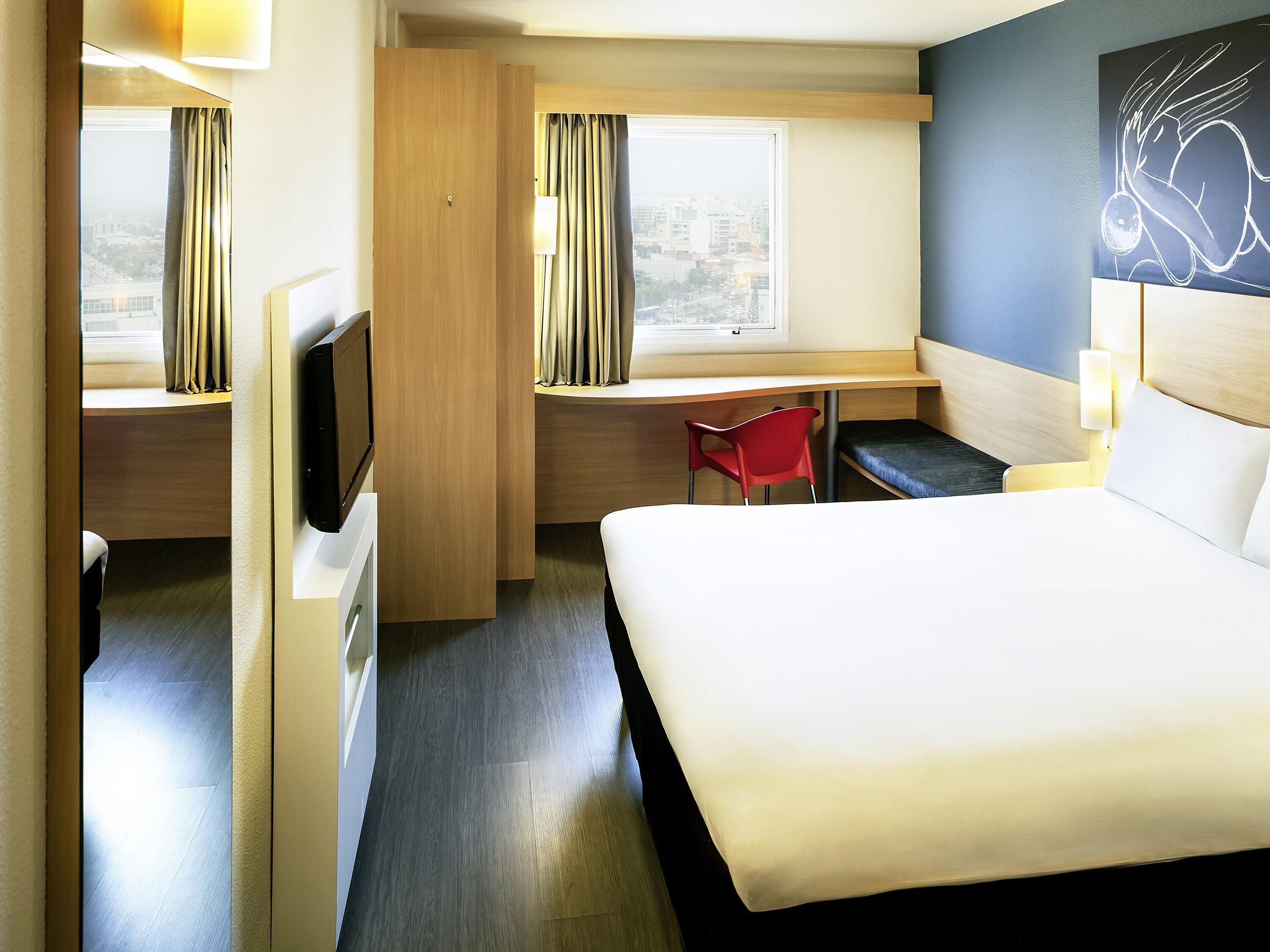 standard room, 1 double bed | minibar, desk, free cots/infant beds, free wifi