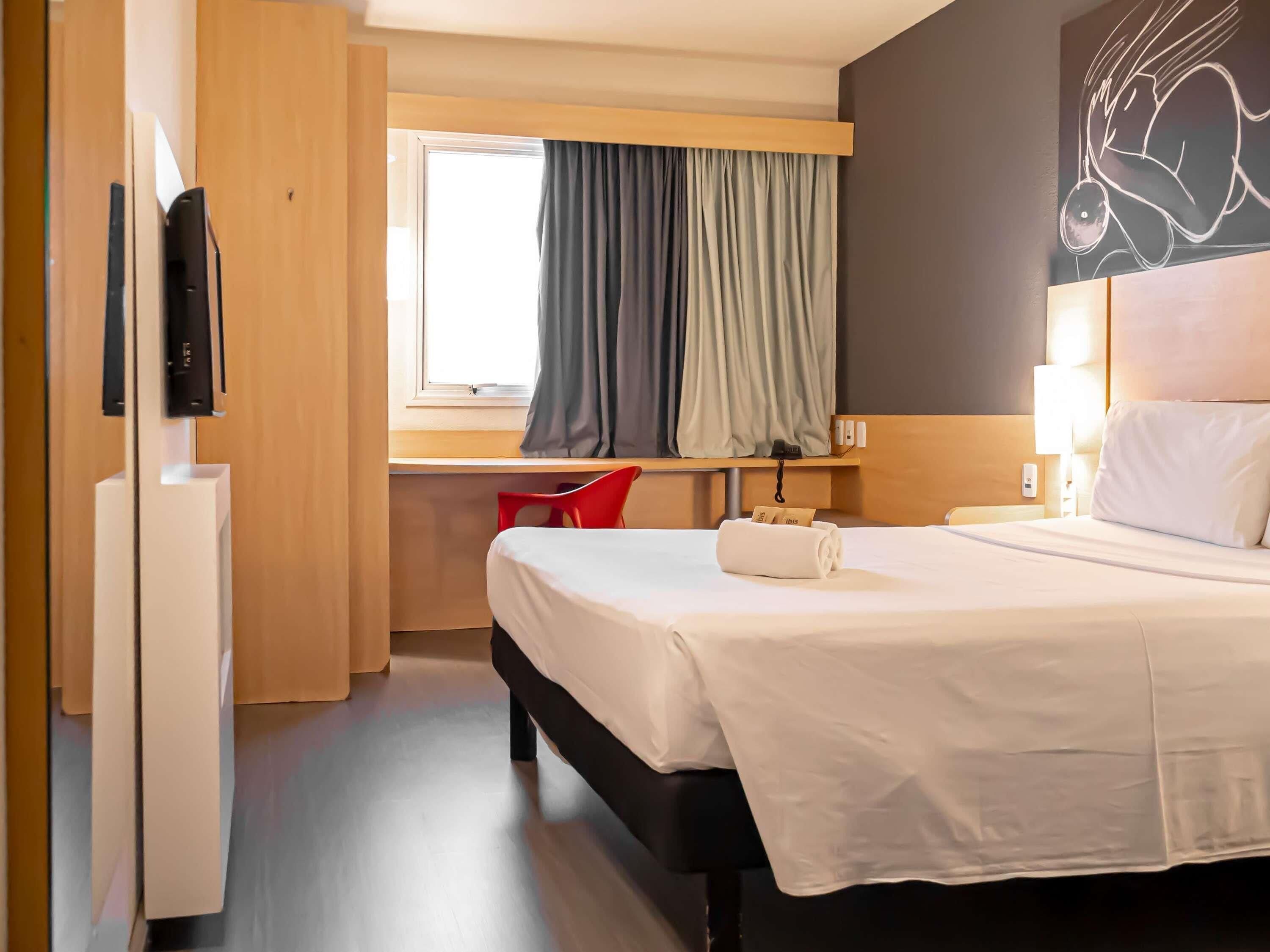 Camera Standard, 1 letto matrimoniale | Minibar, una scrivania, culle/letti per bambini (gratuiti)