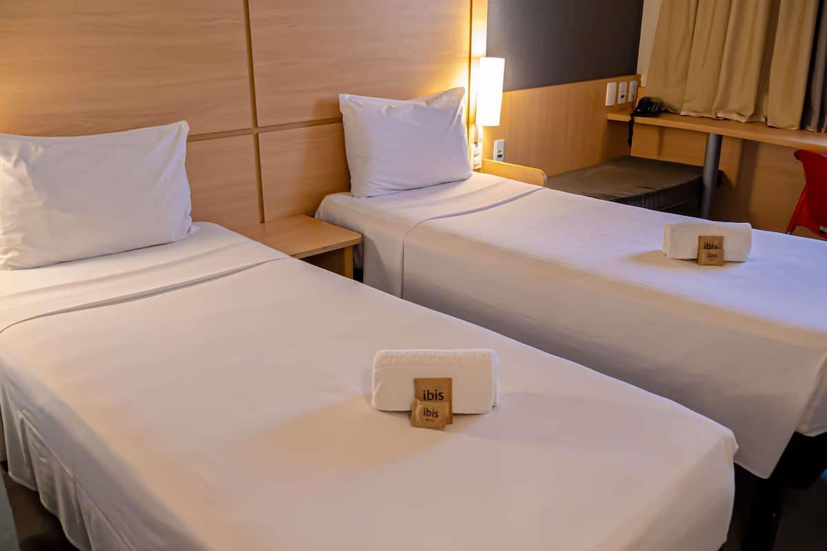 Minibar, escritorio, cunas gratuitas y wifi gratis