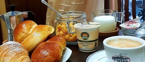 Petit déjeuner (3.00 EUR par personne)