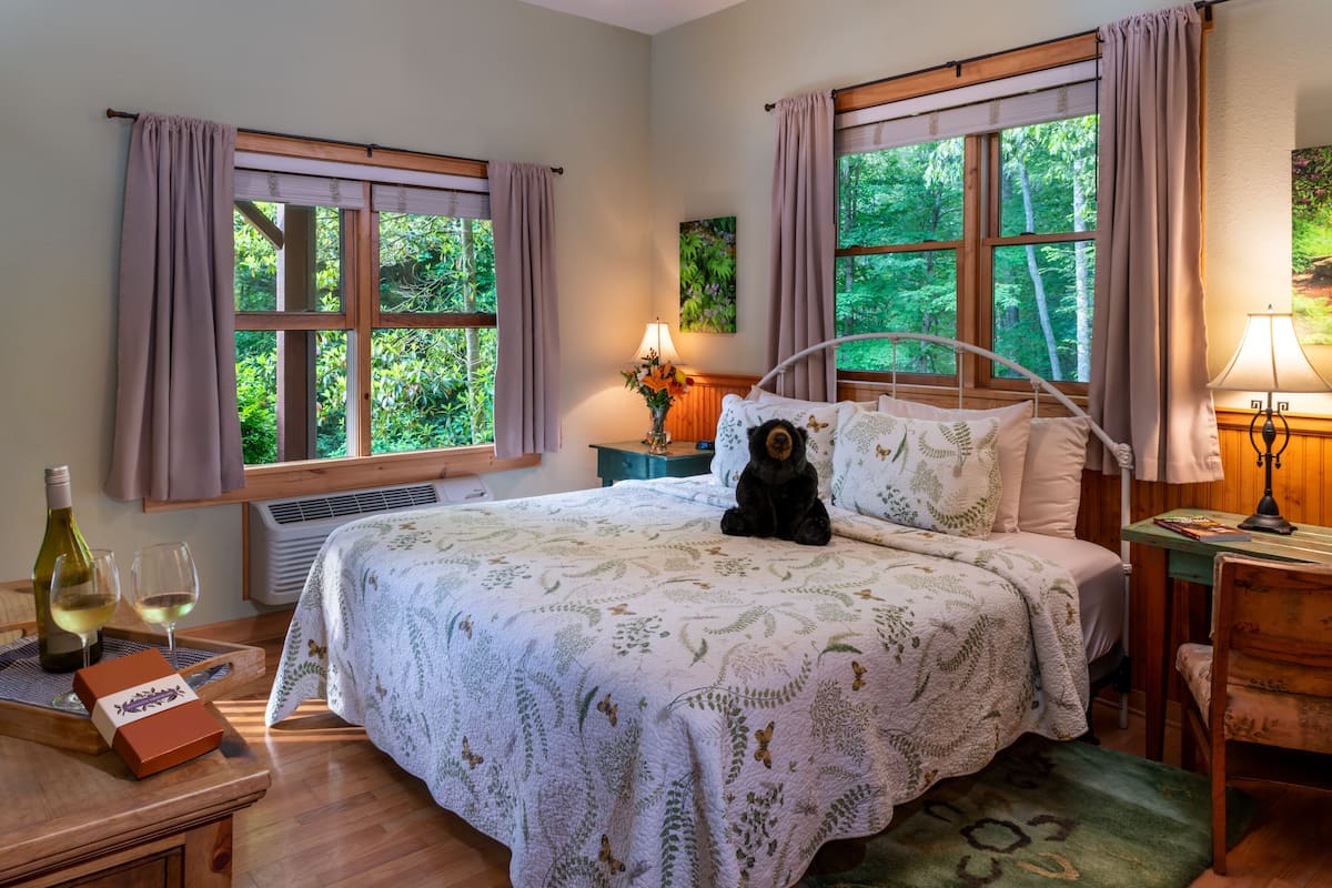 1 Schlafzimmer, italienische Bettbezüge von Frette