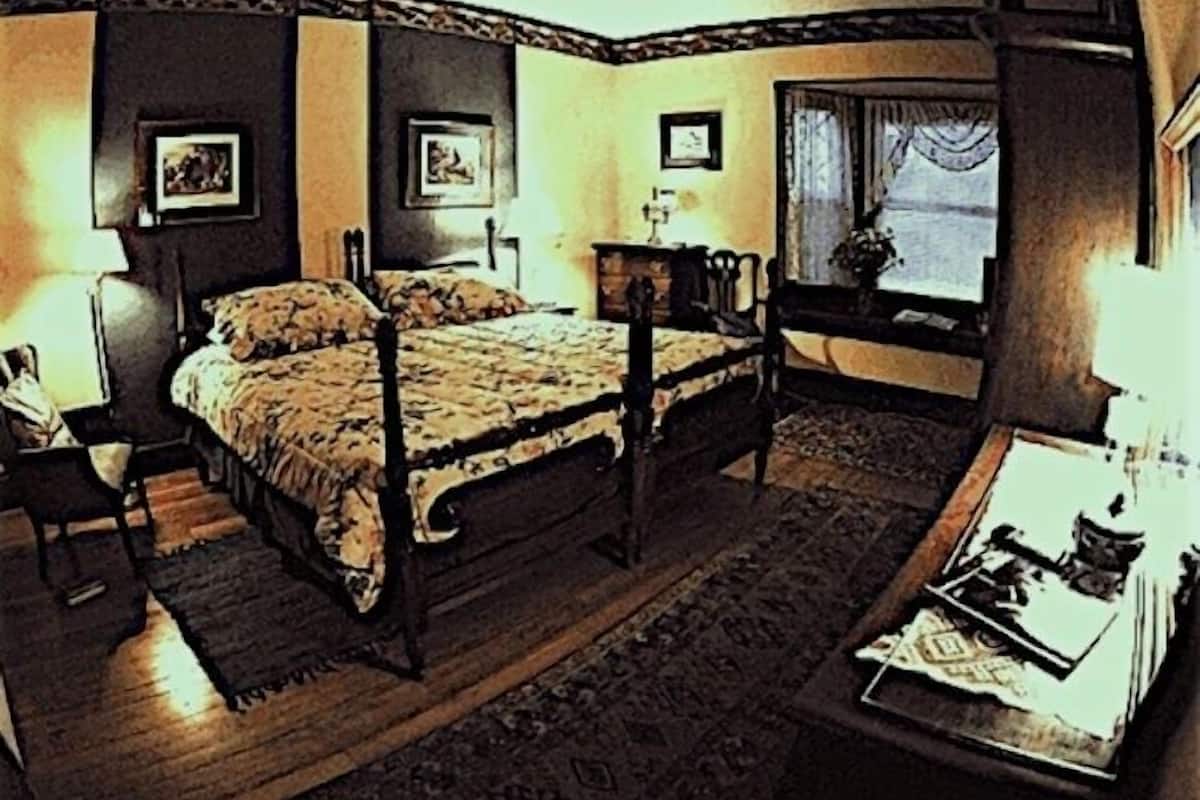The Hunt Room