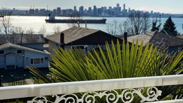 Design Room, Harbour View | Teres/patio