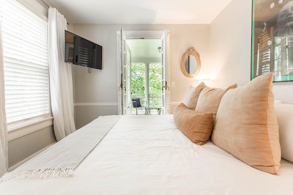 Habitación, 1 cama King size, balcón | Ropa de cama de alta calidad y camas con pillow-top