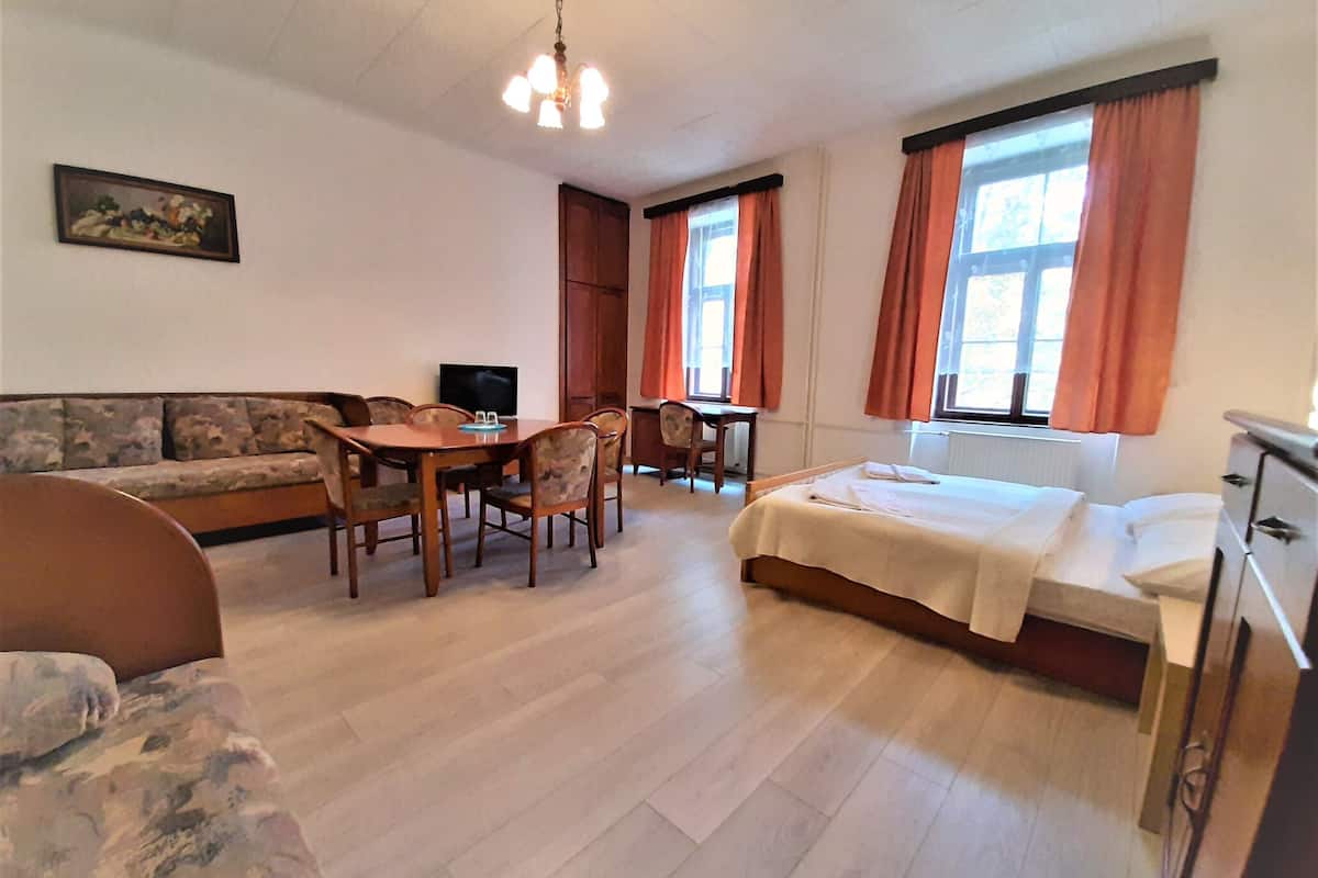Tende oscuranti, ferro/asse da stiro, Wi-Fi gratuito, lenzuola