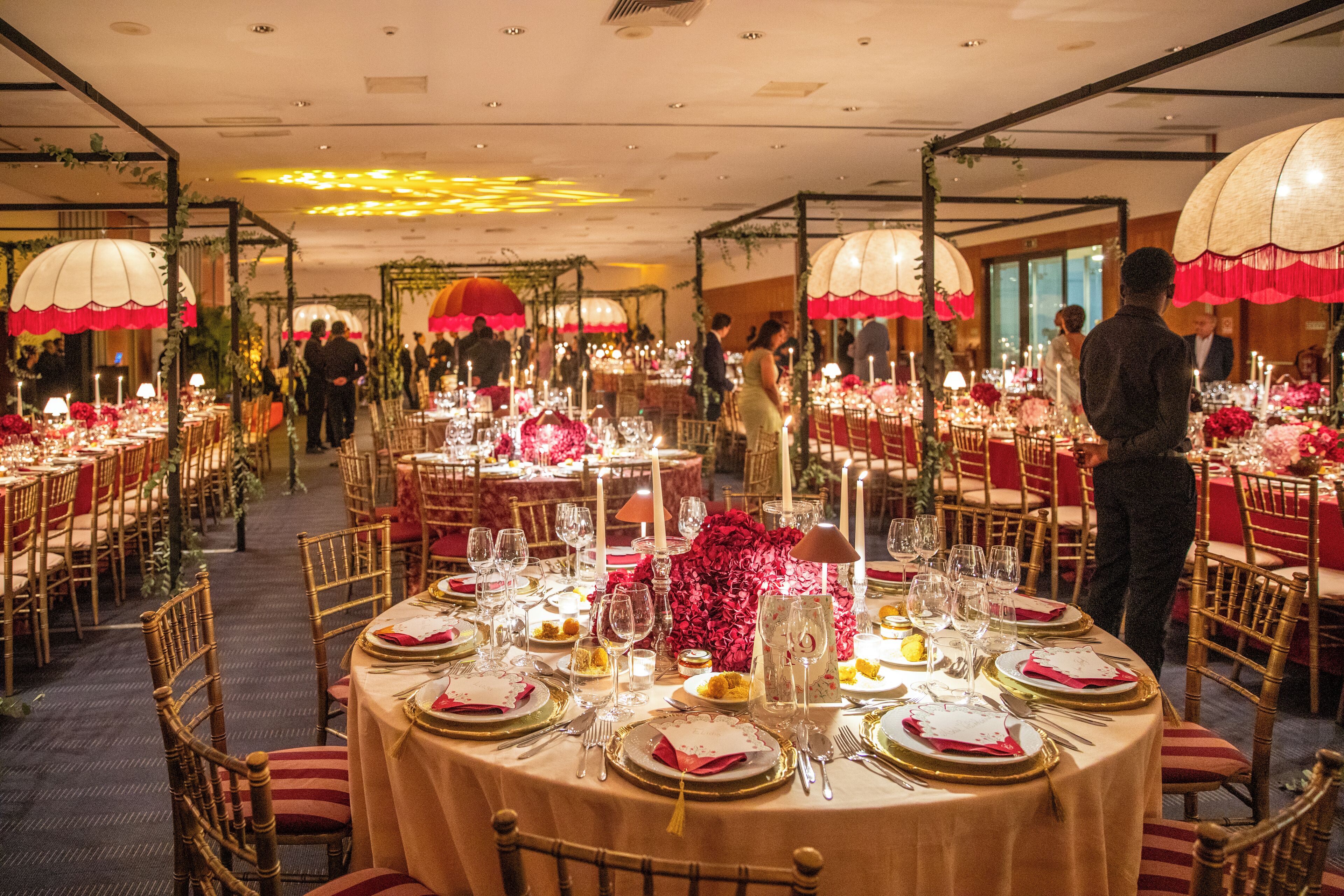 供應早餐、午餐和晚餐，葡萄牙料理，游泳池景觀