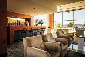 Bar (on property) - VIP Executive Santa Iria Hotel (Loures)