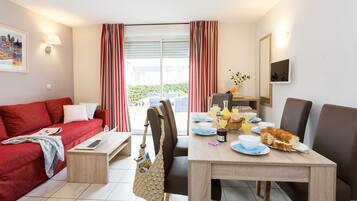 Fer et planche à repasser, lits bébé (en supplément)