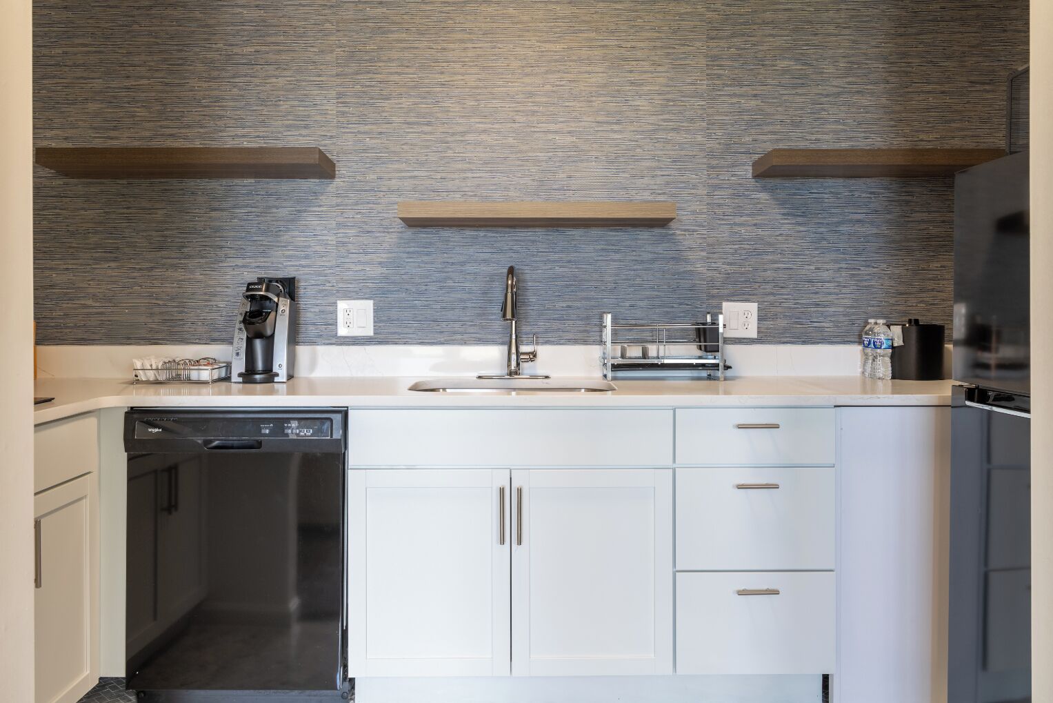 executive room, 2 bedrooms, balcony, river view | private kitchenette | fridge, coffee/tea maker