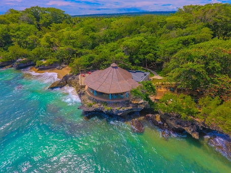 Ansicht von oben. Sea Horse Ranch Luxury Resort