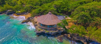 Sea Horse Ranch Luxury Resort