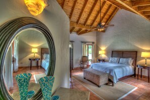 Luxury Villa, 4 Bedrooms, Villa Irina | เครื่องนอนระดับพรีเมียม, ผ้านวมขนเป็ด, ตู้นิรภัยในห้องพัก