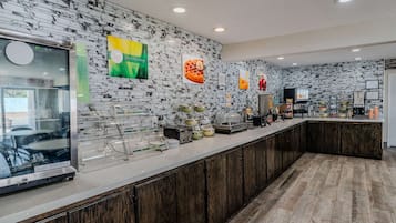 Free daily buffet breakfast