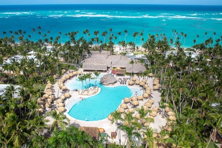 Außenbereich. Grand Palladium Palace Resort Spa & Casino - All Inclusive