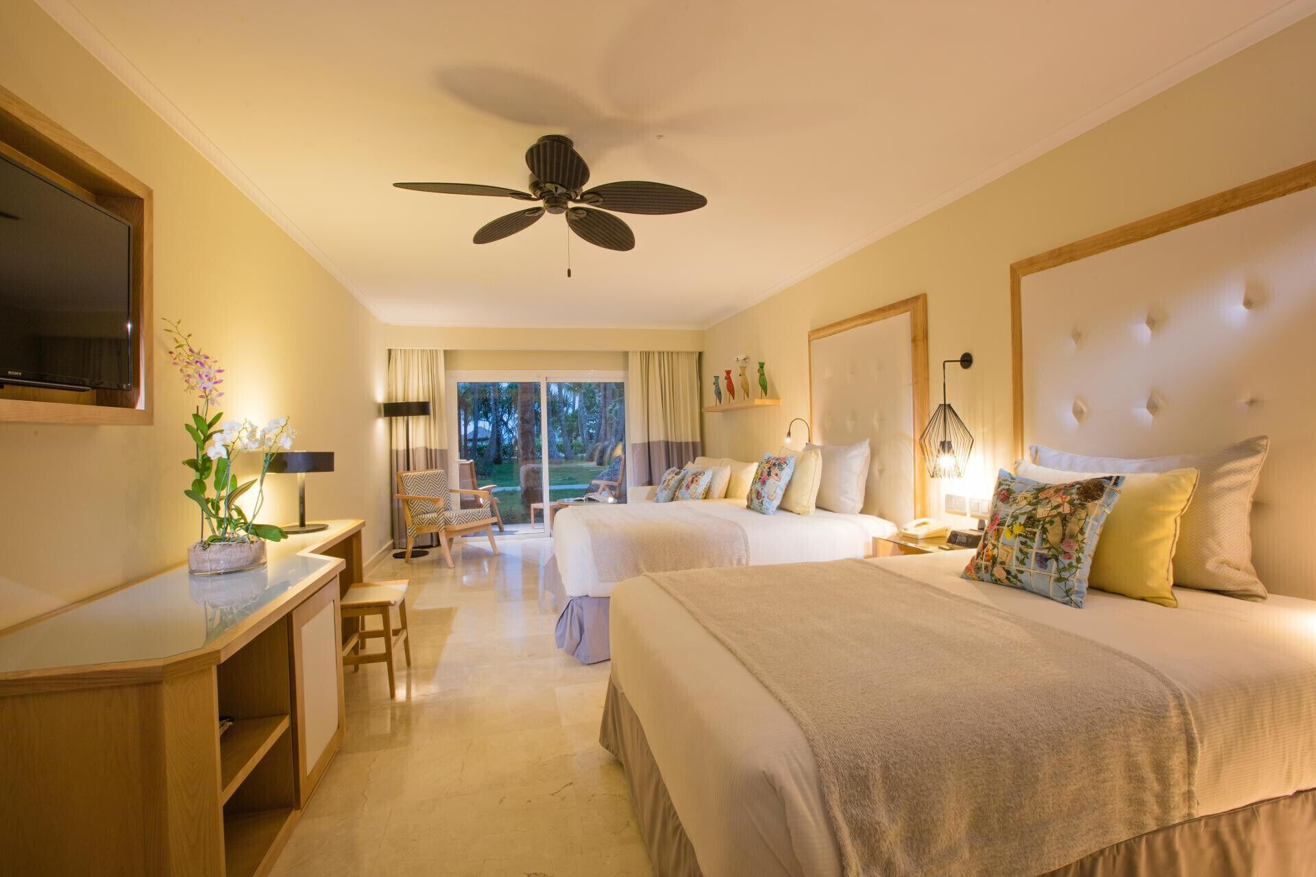 Ropa de cama de alta calidad y artículos del minibar gratis 