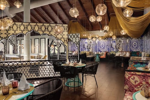 7 restaurants, dinner served, Indian cuisine