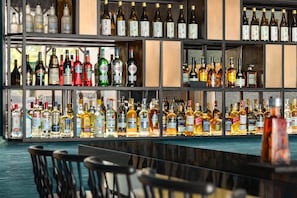 3 bars/lounges, 3 poolside bars, swim-up bar, beach bar - Grand Palladium Palace Resort Spa & Casino - All Inclusive (Punta Cana)