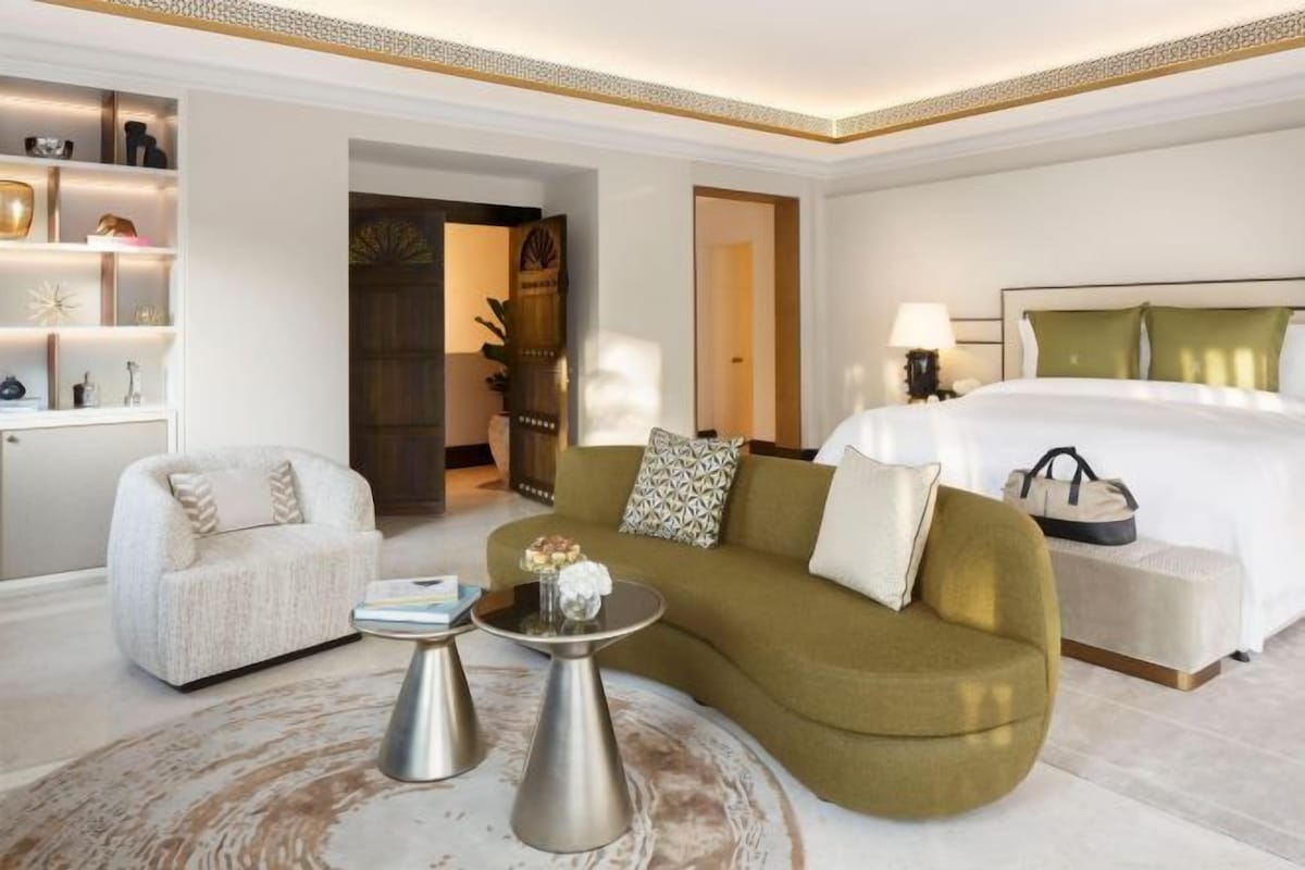 1 bedroom, premium bedding, down duvets, minibar