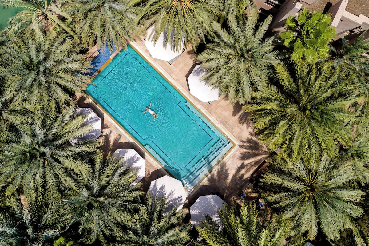 7 piscinas externas, guarda-sóis, espreguiçadeiras