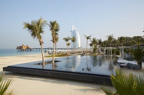 7 outdoor pools, pool umbrellas, sun loungers
