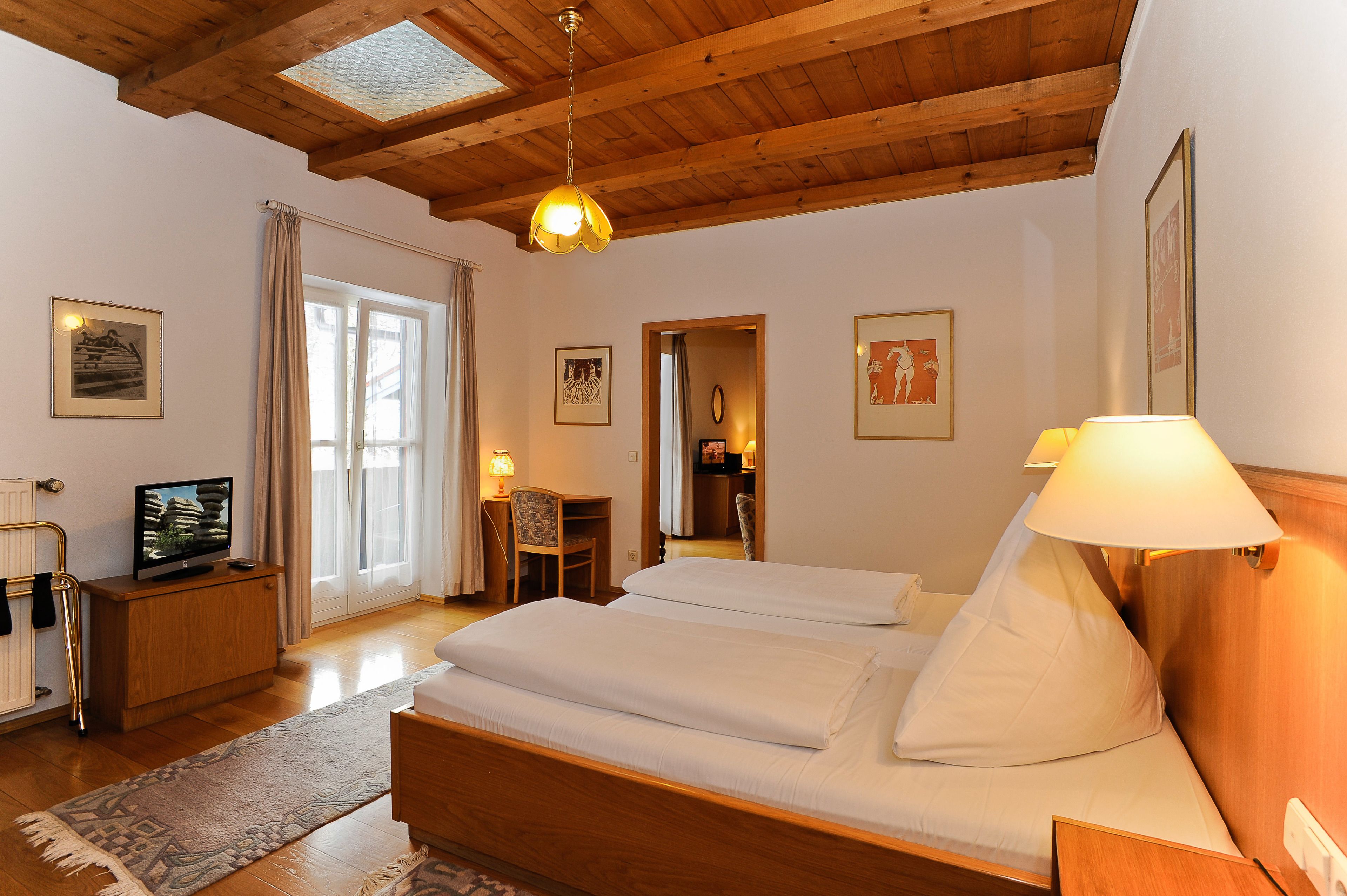 large apartment | premium bedding, minibar, in-room safe, individually decorated