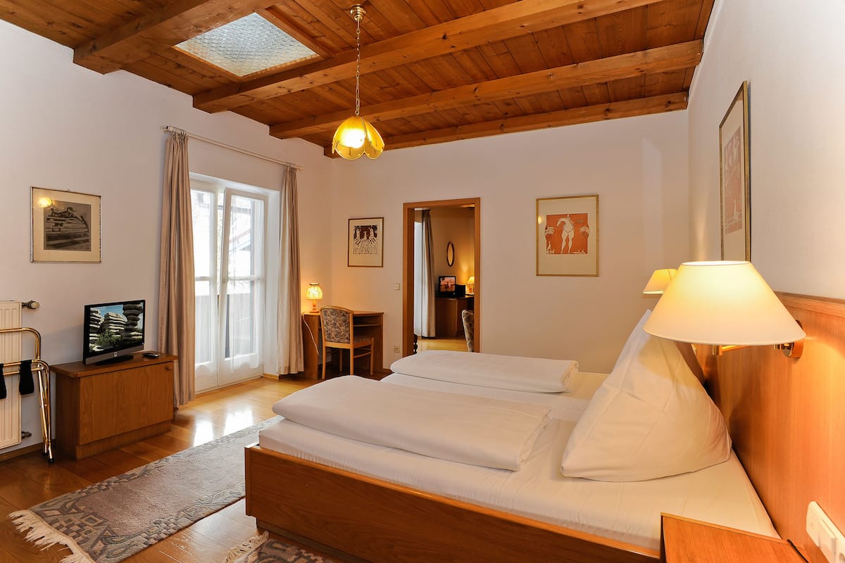 large apartment | premium bedding, minibar, in-room safe, individually decorated