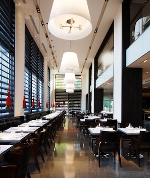 2 restaurants servant le petit déjeuner