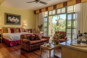 Suite, 1 King Bed | Premium bedding, down comforters, pillowtop beds, in-room safe - Hotel Casa Turire (La Suiza)