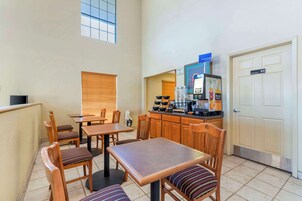 Desayuno buffet incluido todos los días 