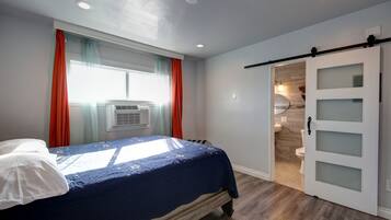 Minibar, desk, iron/ironing board, free cots/infant beds