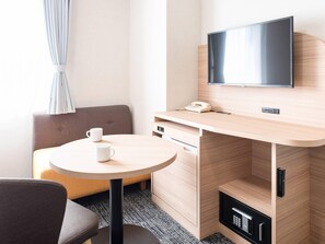 Standard-Zweibettzimmer, 2 Einzelbetten, Nichtraucher | Schreibtisch, laptopgeeigneter Arbeitsplatz, Verdunkelungsvorhänge