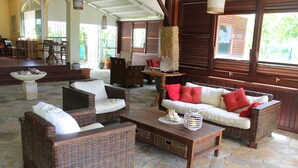 Flat-screen TV - Hotel le Diwali (Sainte-Anne)