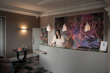 Reception. The Originals Boutique, Hôtel Normandie, Auxerre