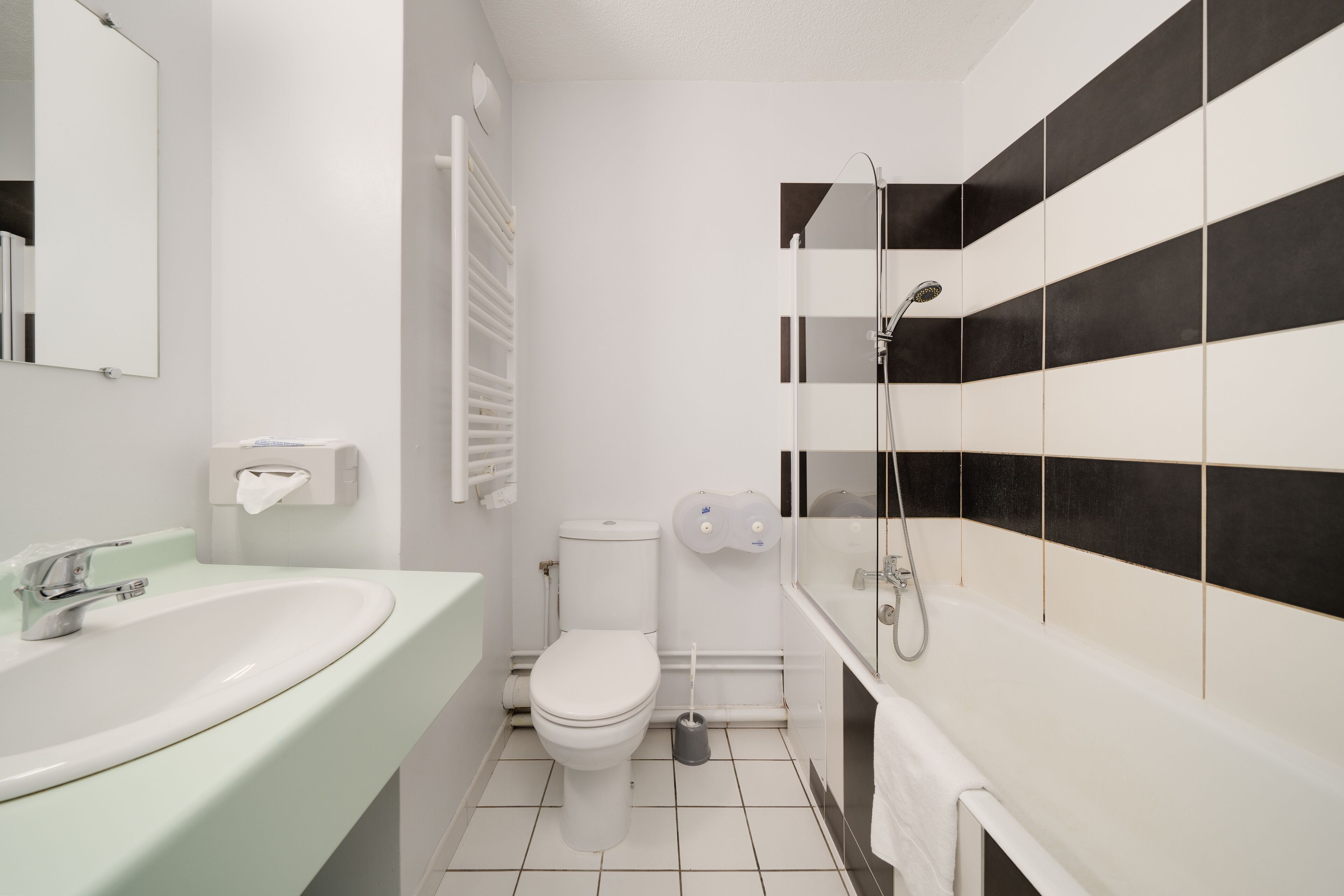 family room, multiple beds, non smoking | bathroom | hair dryer, towels