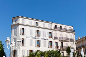 Fachada da propriedade
