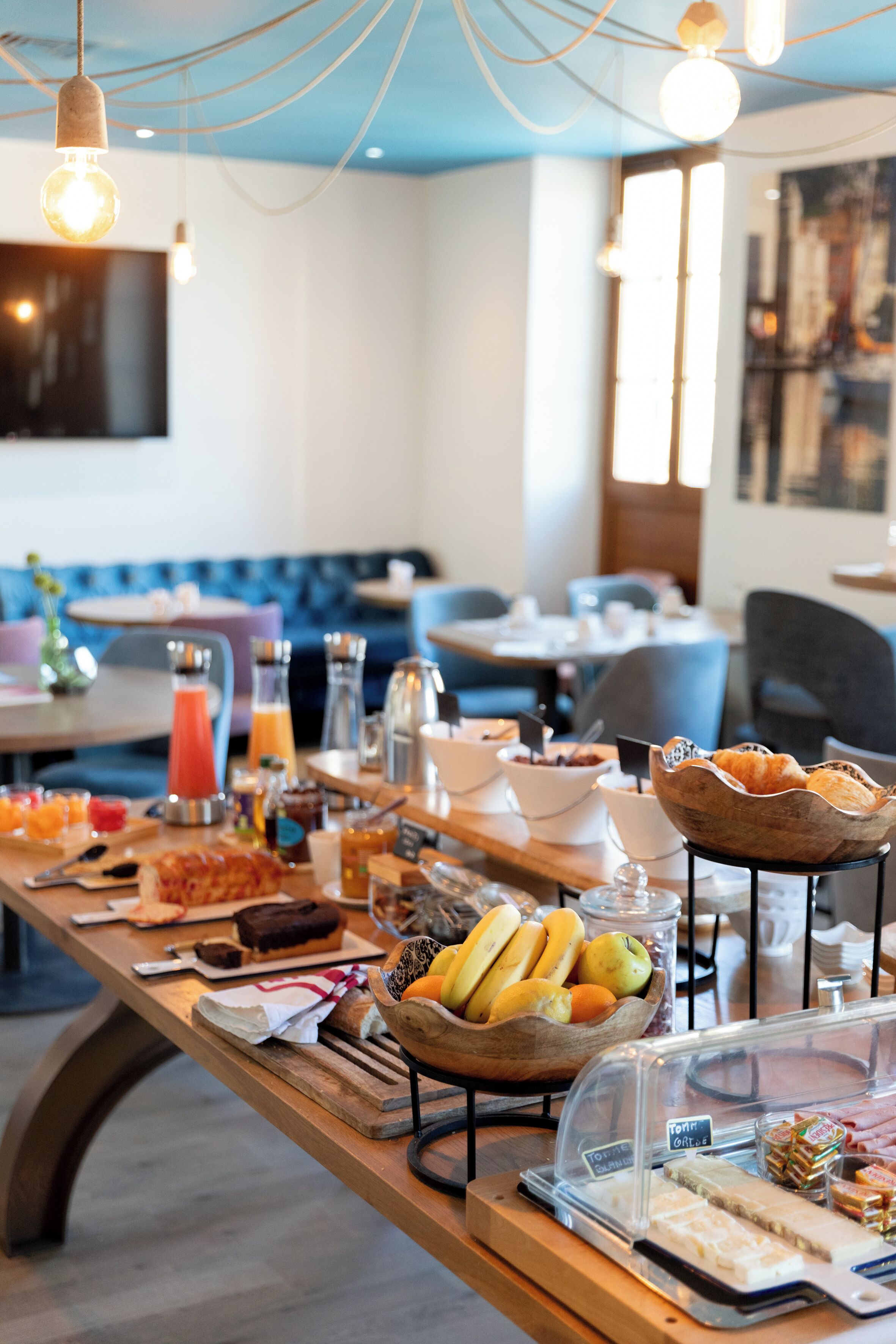 Petit déjeuner buffet (13.50 EUR par personne)