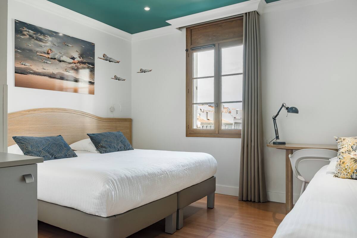 triple room | desk, soundproofing, iron/ironing board, free wifi