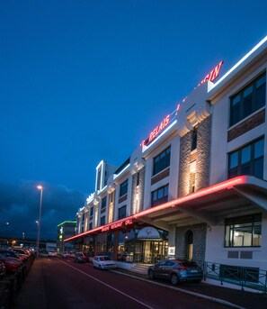 Lunch and dinner served, French cuisine - Kyriad Limoges Centre - Gare - Atrium (Limoges)