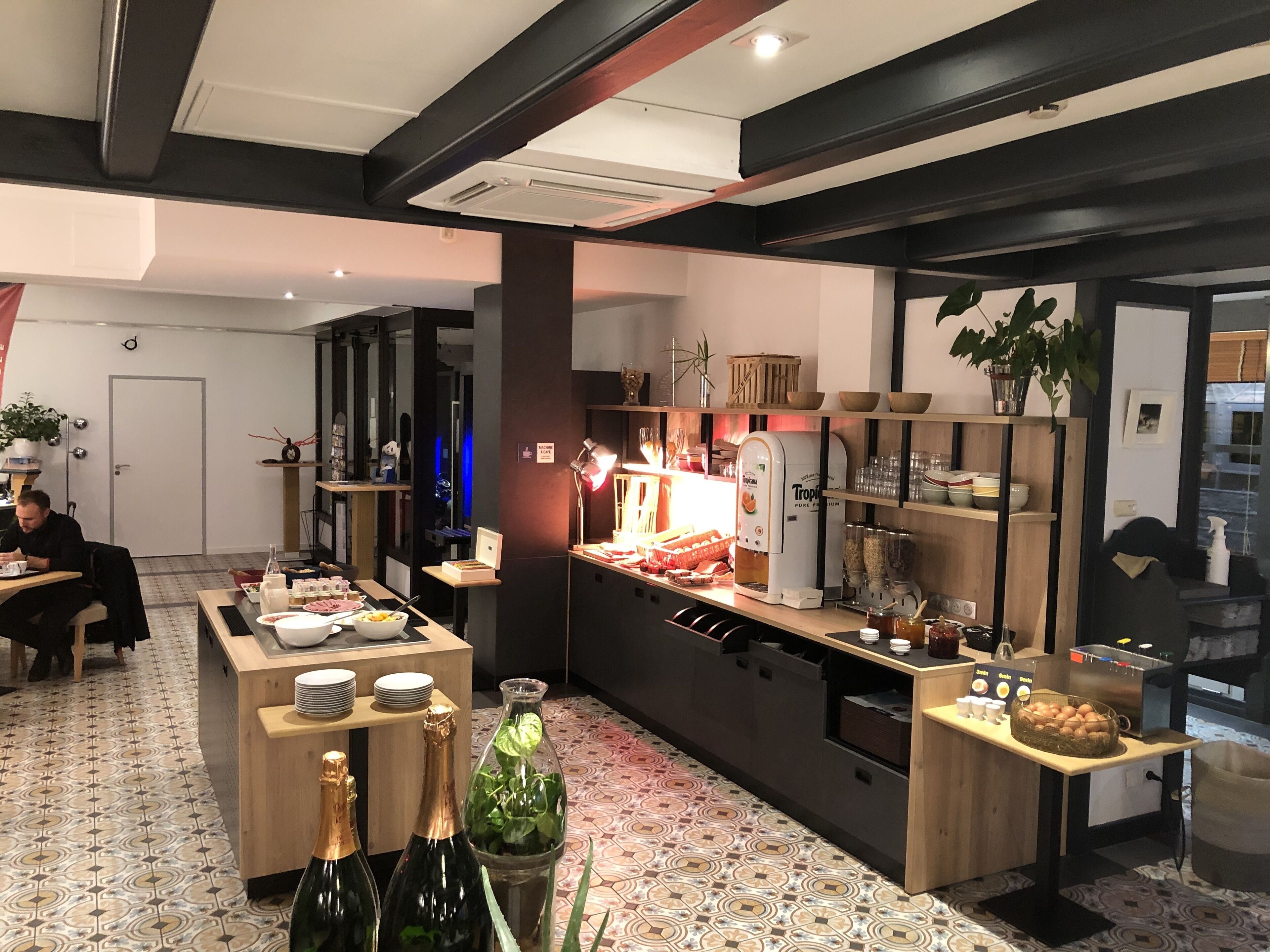 daily buffet breakfast (eur 13.9 per person)