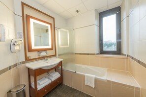 Miljövänliga toalettartiklar, hårtork och handdukar