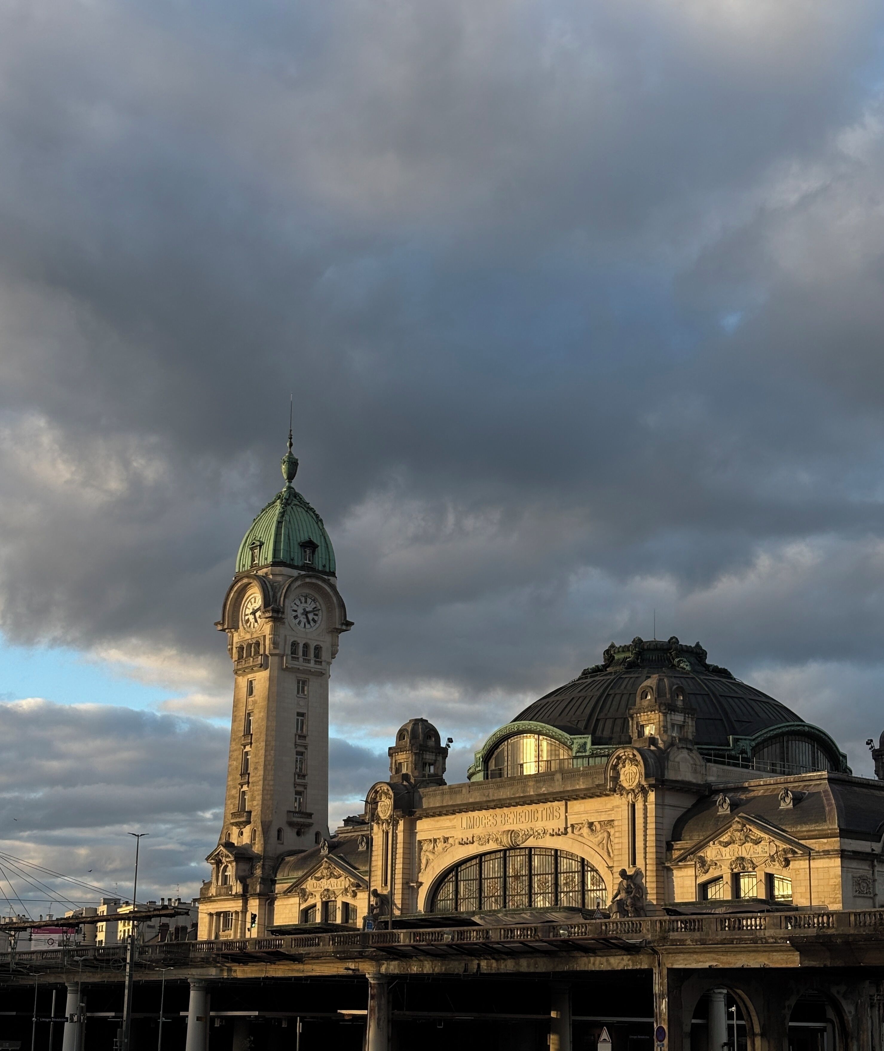 Photo - Kyriad Limoges Centre Gare - Atrium