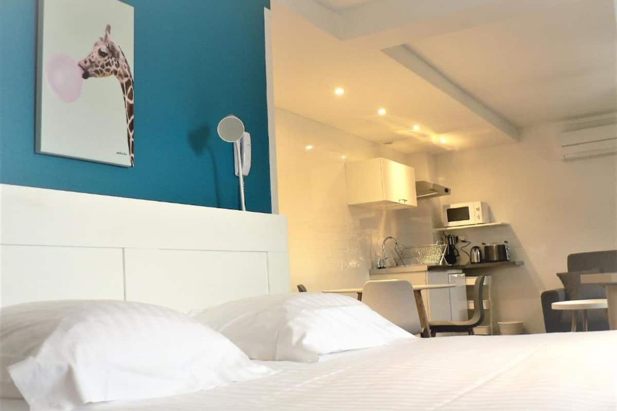 studio | in-room safe, desk, iron/ironing board, free cots/infant beds