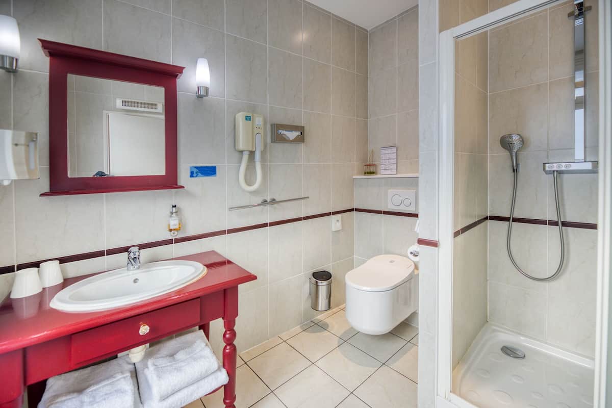 Premium Double Room, Ensuite (Luxe) | Bilik Mandi | Pancuran mandi, kelengkapan dandanan diri percuma, pengering rambut