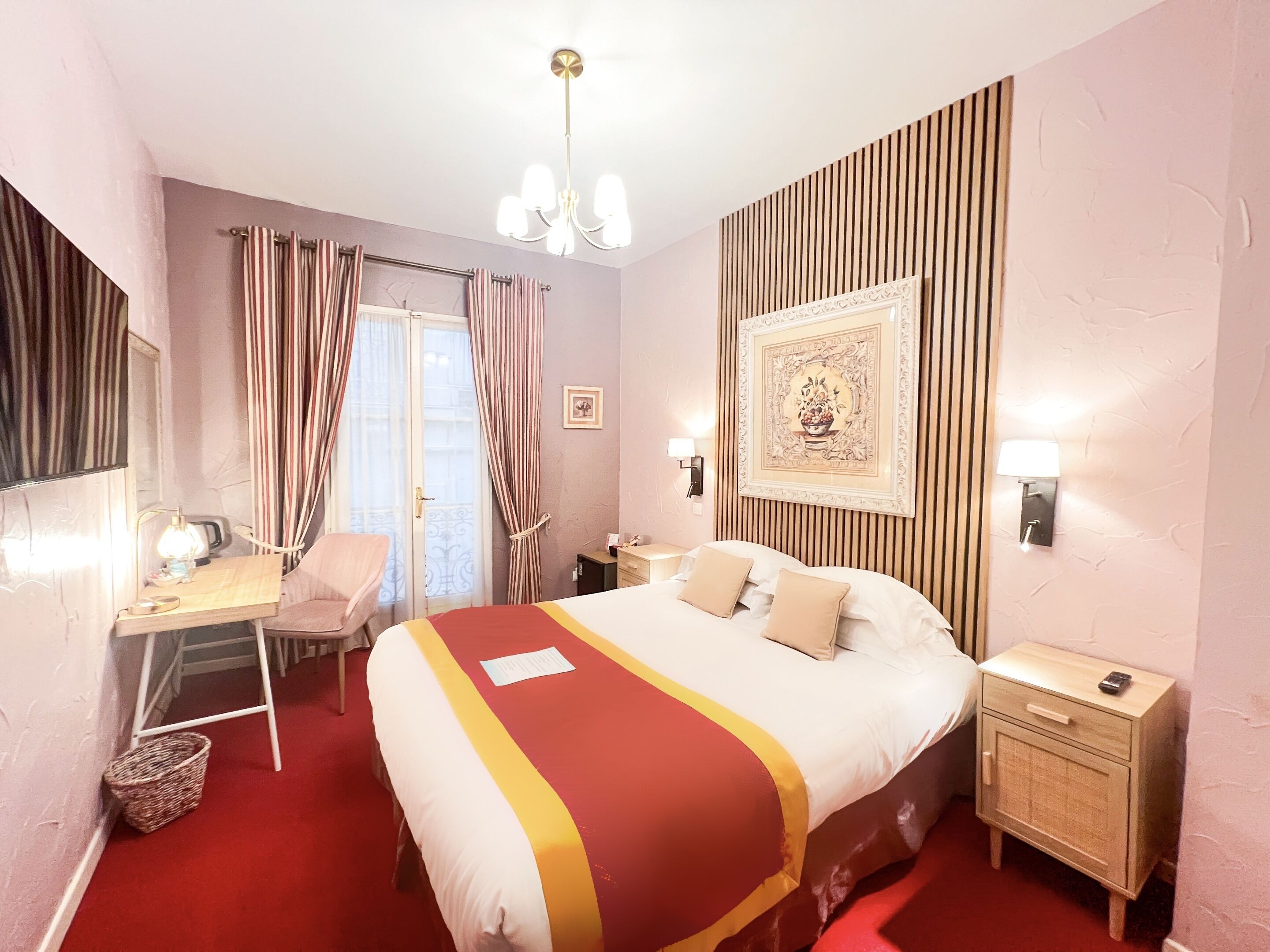 Chambre Double Confort, salle de bains attenante (Privilege)