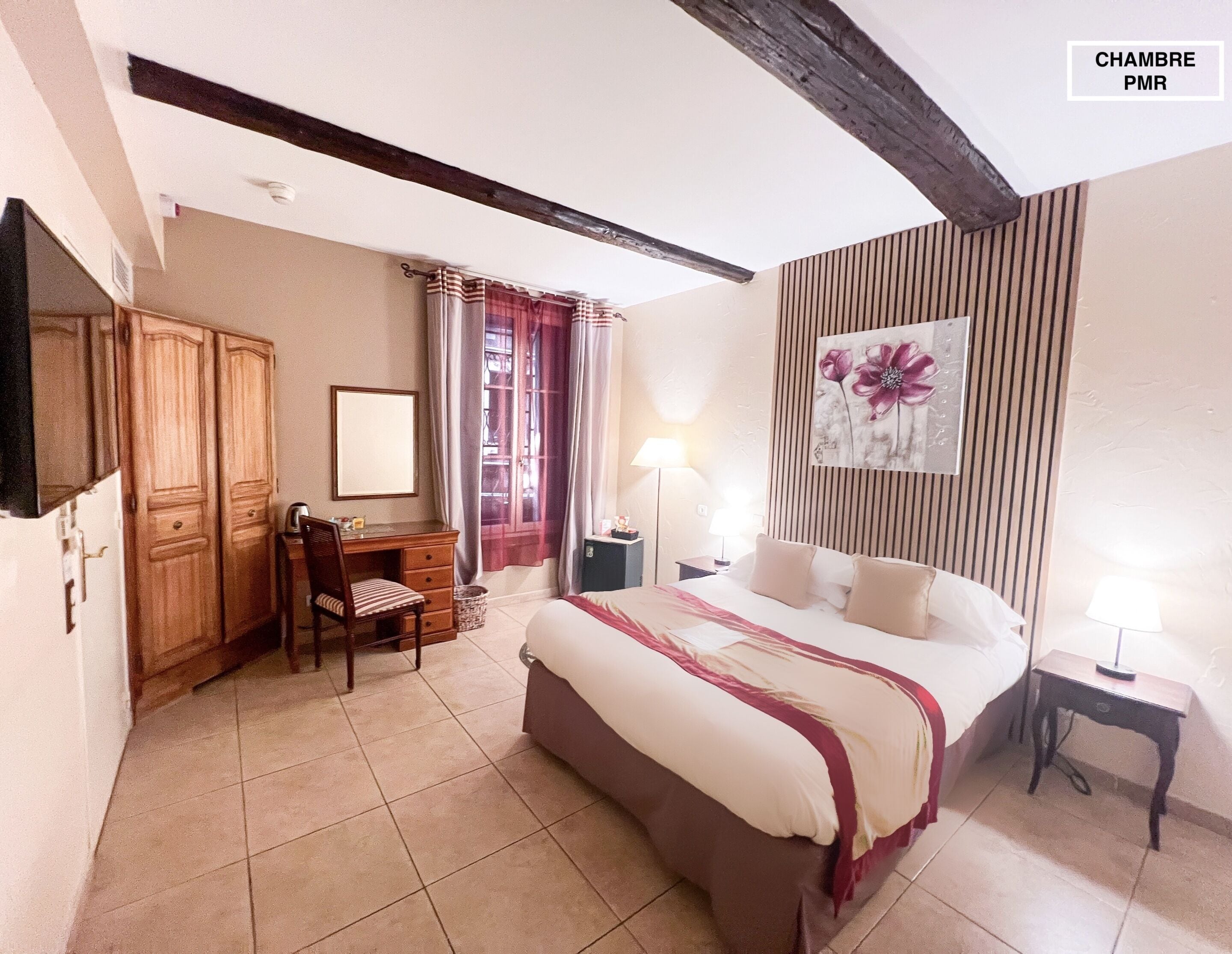 Chambre Double Classique, accessible aux personnes à mobilité réduite, salle de bains attenante