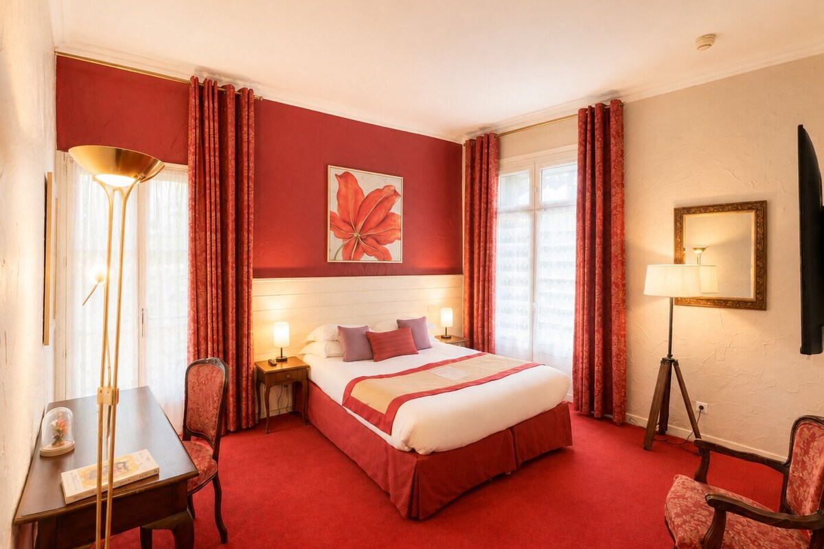 Premium Double Room, Ensuite (Luxe) | Premium bedding, down comforters, desk, blackout drapes